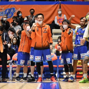 新潟アルビレックスbb u-15 ウェア セットアップ 新潟アルビレックスbb u-15 ウェア セットアップ - メルカリ